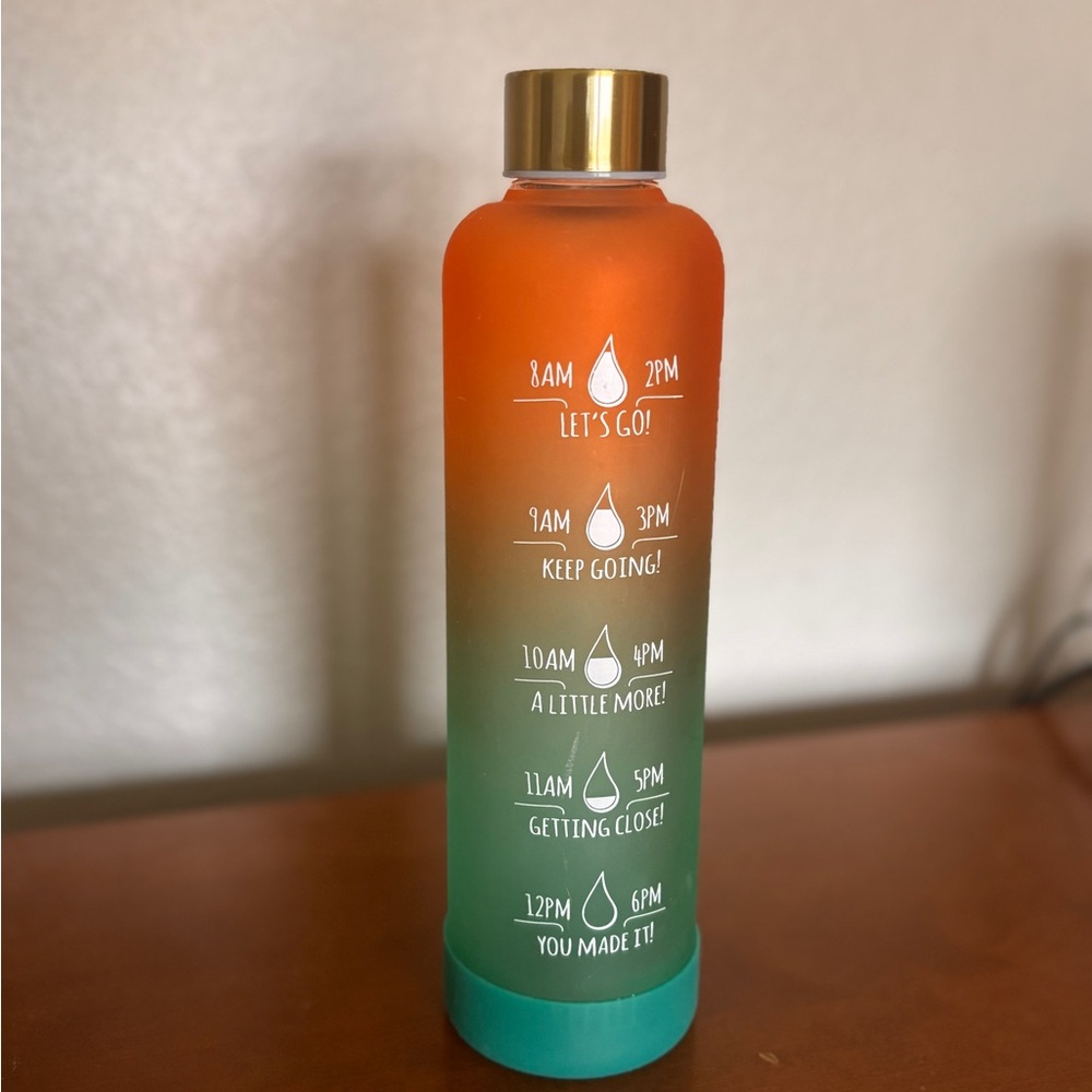 Multicolor Glass Water Bottle with Time Markers 1000 ml capacity